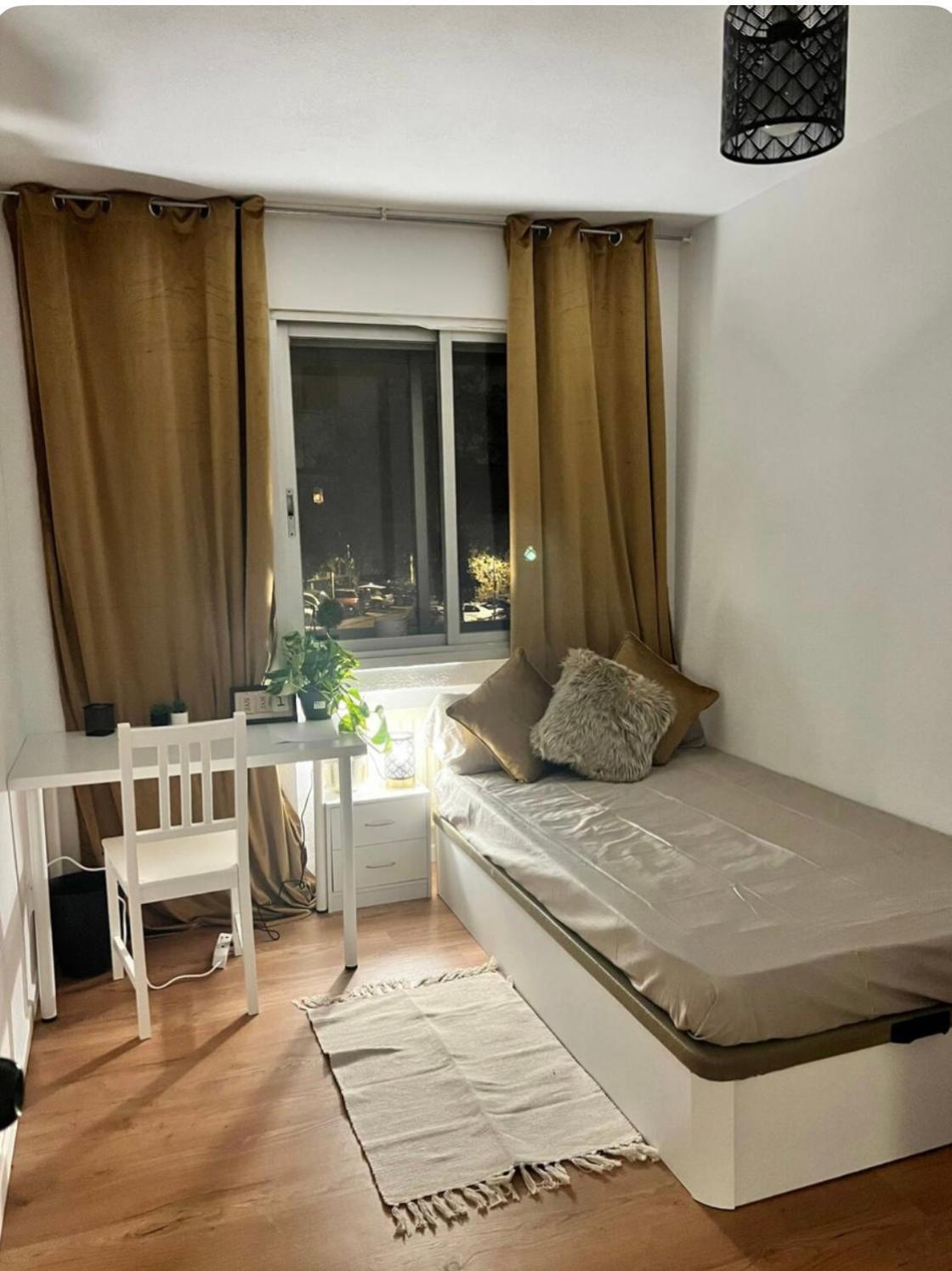 Habitacion En Madrid Exterior photo